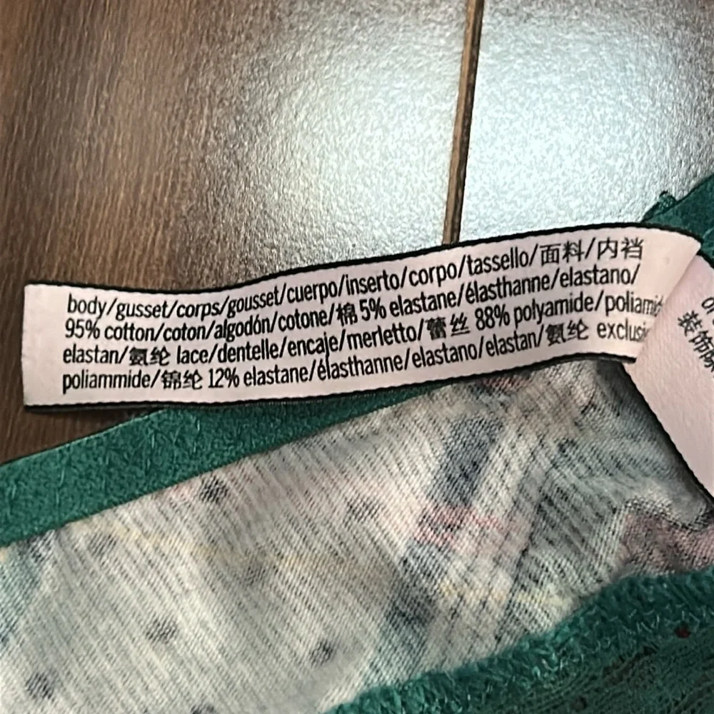 Large Victoria’s Secret lace back Hiphugger plaid panty - Picture 6 of 6